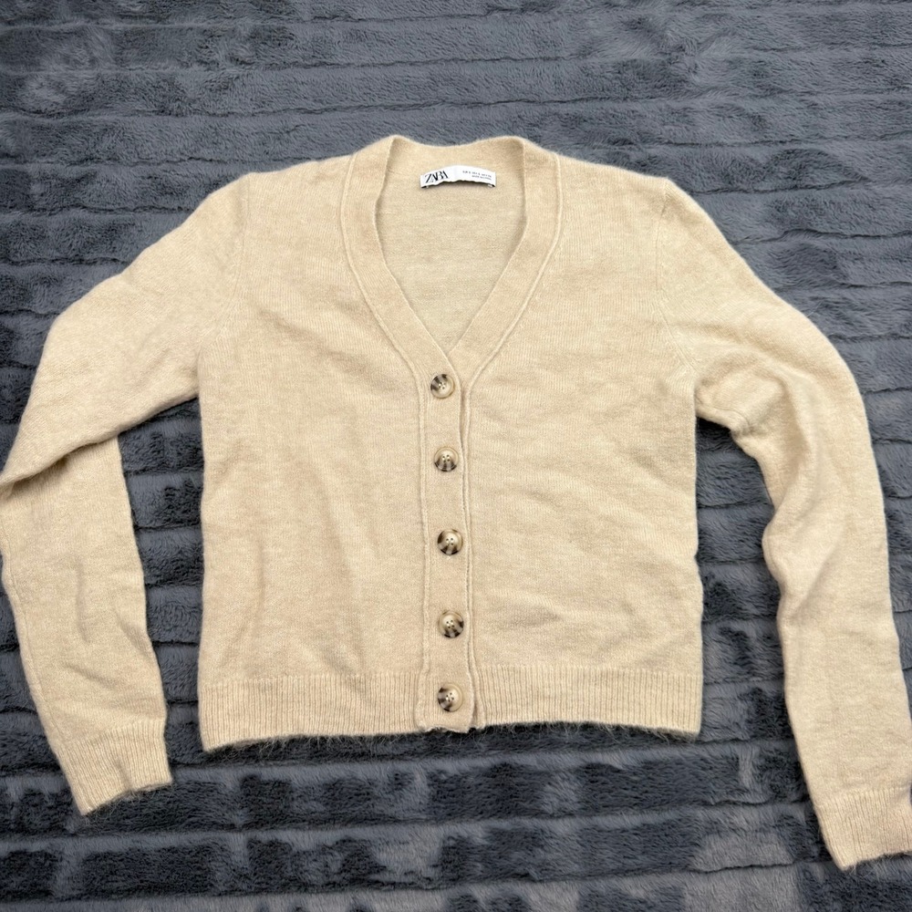 Zara Knit V-Neck Button Front Cardigan Sweater Beige Oatmeal Small